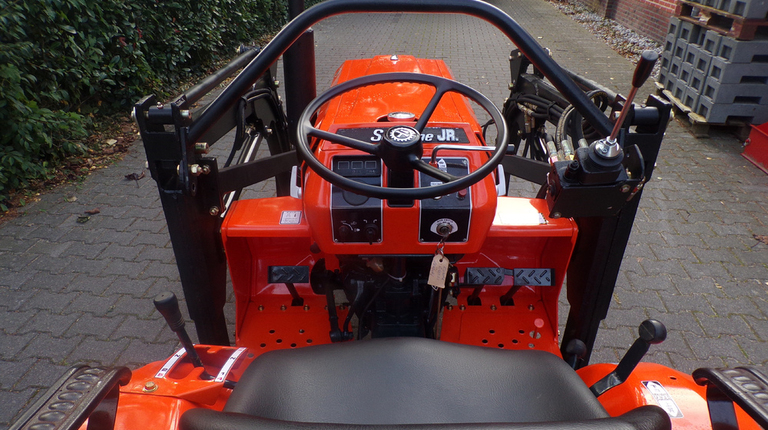 Kubota B1402DT met voorlader al vanaf €125,- per maand.